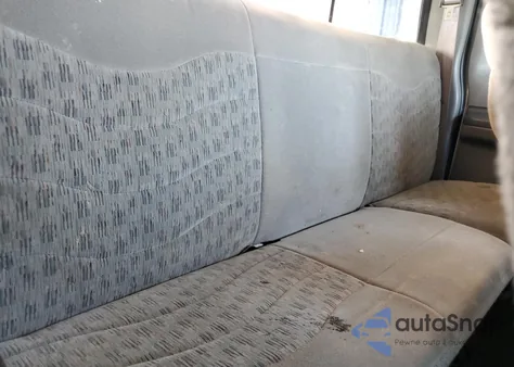 2000 Ford F250 Super Duty from USA, damaged, VIN 1FTNX20S7YEB87508